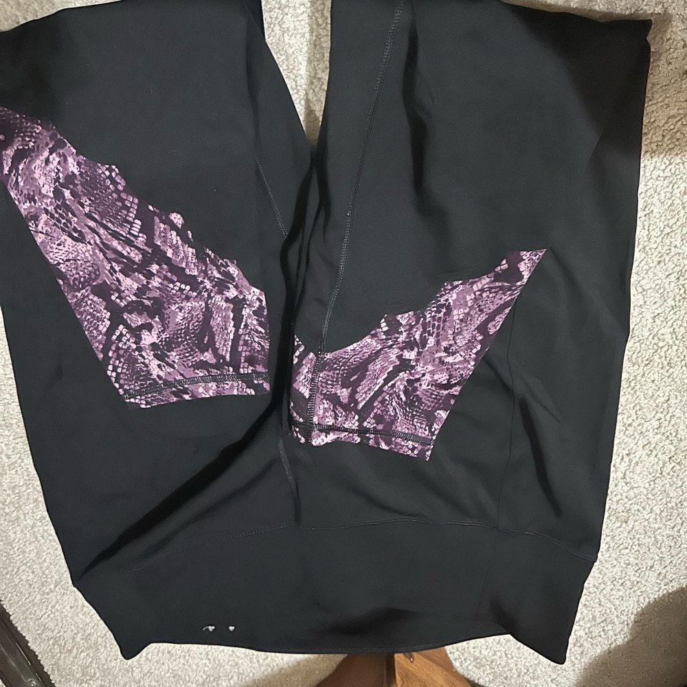 Livi Active Black Leggings with Purple Pattern